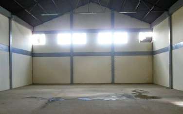 557 m² warehouse for rent in Industrial Area