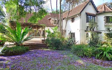 6 Bed House with Garden at Lavington