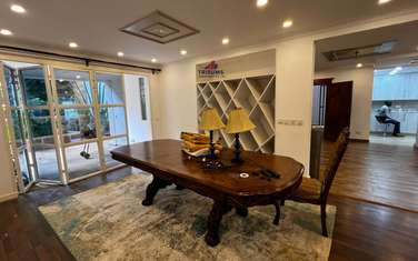 6 Bed House with En Suite in Runda