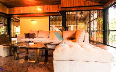 4 Bed House with En Suite in Lake View