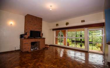 4 Bed House with En Suite in Rosslyn