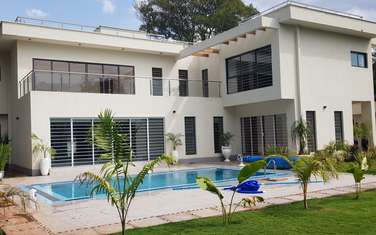 5 Bed House with Gym at Mimosa Drive