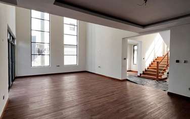 5 Bed Townhouse with En Suite in Lavington