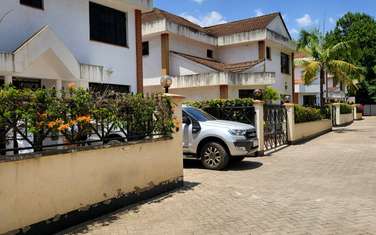 5 bedroom townhouse for rent in Kilimani
