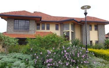 4 Bed House with En Suite at Near Galleria Mall