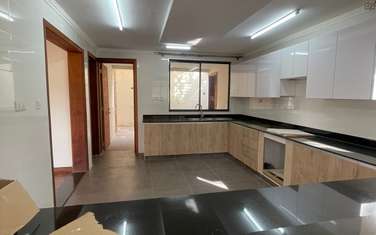 5 Bed Townhouse with En Suite in Lavington