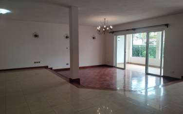 5 Bed Townhouse with En Suite at Near Social Amenities Such As West Gate Mall And Sarit Centre