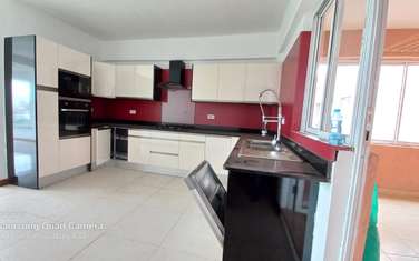 4 Bed Apartment with En Suite in Brookside
