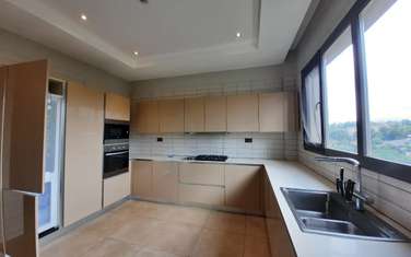 Serviced 3 Bed Apartment with En Suite in Riverside