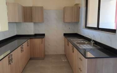 3 Bed Apartment with En Suite at 3Rd Avanue