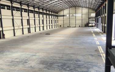 5,000 ft² Warehouse with Service Charge Included at Road C