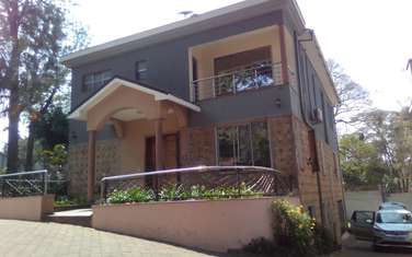 4 Bed Villa with En Suite in Westlands Area