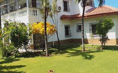 4 Bed House with En Suite in Nyali Area