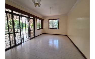 5 Bed House with En Suite in Kizingo