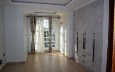 4 Bed Villa with Garden in Kamakis