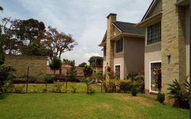 6 Bed Townhouse with En Suite at Kiriwa Road