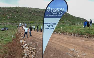Land at Thigio