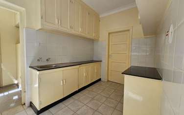 2 Bed Apartment with Garden in Ridgeways