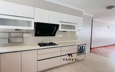 3 Bed Apartment with En Suite in Riverside