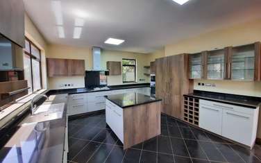 5 Bed Townhouse with En Suite in Lavington