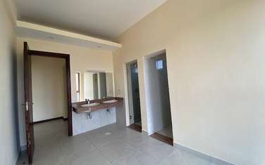 5 Bed Apartment with En Suite in Lavington