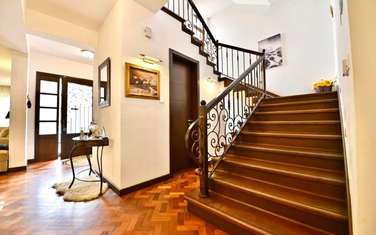 5 Bed Townhouse with En Suite at Amboseli Road