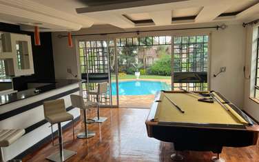 5 Bed Villa with En Suite in Runda