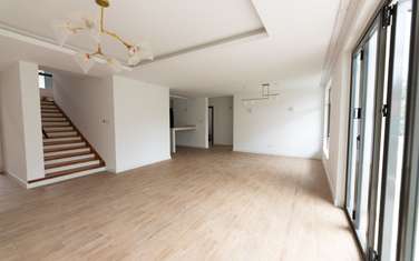 4 Bed House with En Suite at Two Rivers