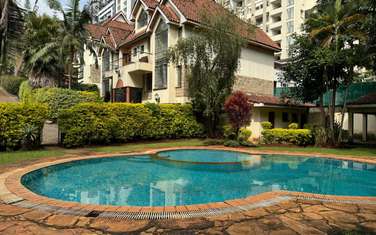 5 Bed Townhouse with En Suite at Lavington