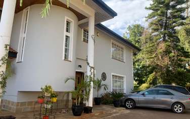 5 Bed House with Swimming Pool in Nyari