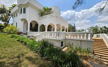 5 Bed House with En Suite at Nyari