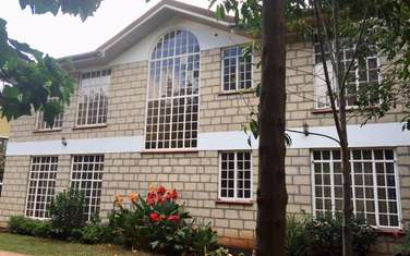 4 Bed House with En Suite at Kerarapon Drive