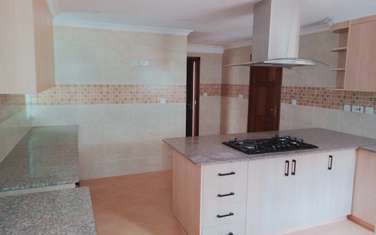 5 Bed Townhouse with En Suite in Spring Valley