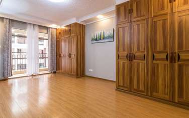  4 Bed Apartment with Swimming Pool in Valley Arcade
