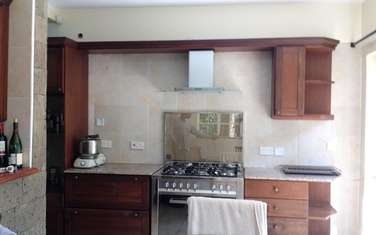 5 Bed Townhouse with En Suite at Rosslyn
