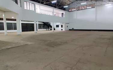 10,500 ft² Warehouse in Industrial Area