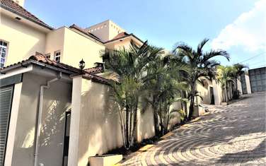 4 Bed Townhouse with En Suite in Kyuna