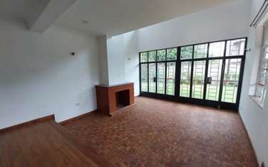 5 Bed House with En Suite in Runda