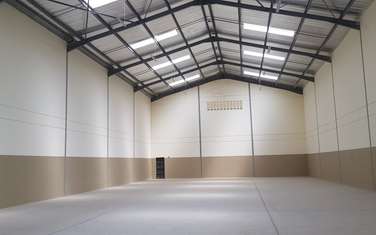 9,000 ft² Warehouse with Service Charge Included at North Airport Road