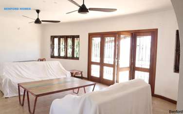 5 Bed Villa  in Mkomani