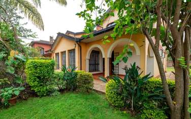 4 Bed House with En Suite at Mountain View