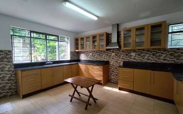 3 Bed Apartment with En Suite in Kitisuru