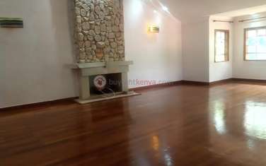 5 Bed House with En Suite in Runda