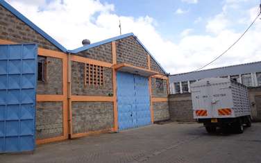 5,000 ft² Warehouse with Service Charge Included in Industrial Area