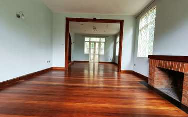 4 Bed House with En Suite in Rosslyn