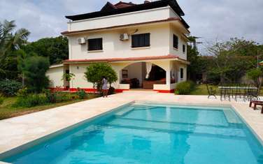 4 Bed House with Swimming Pool in Malindi