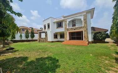 5 Bed House with Garage in Nyali Area