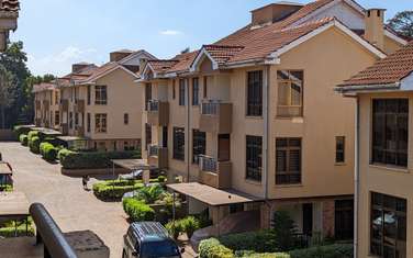 5 Bed Villa with En Suite at Amboseli Road