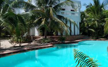 5 Bed House with Swimming Pool in Malindi