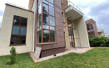 6 Bed Townhouse with En Suite at James Gichuru Road